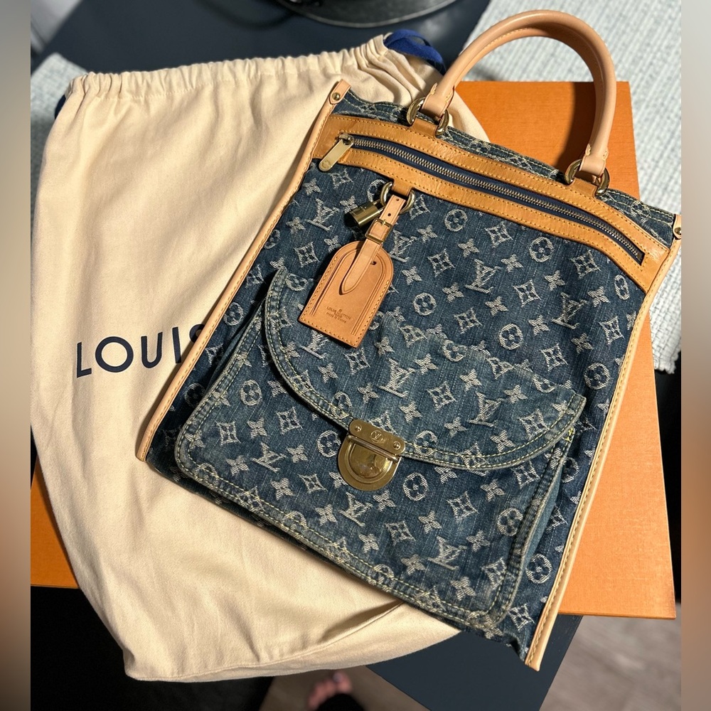 AUTHENTIC Louis Vuitton Vintage Denim Sac Plat M VVN